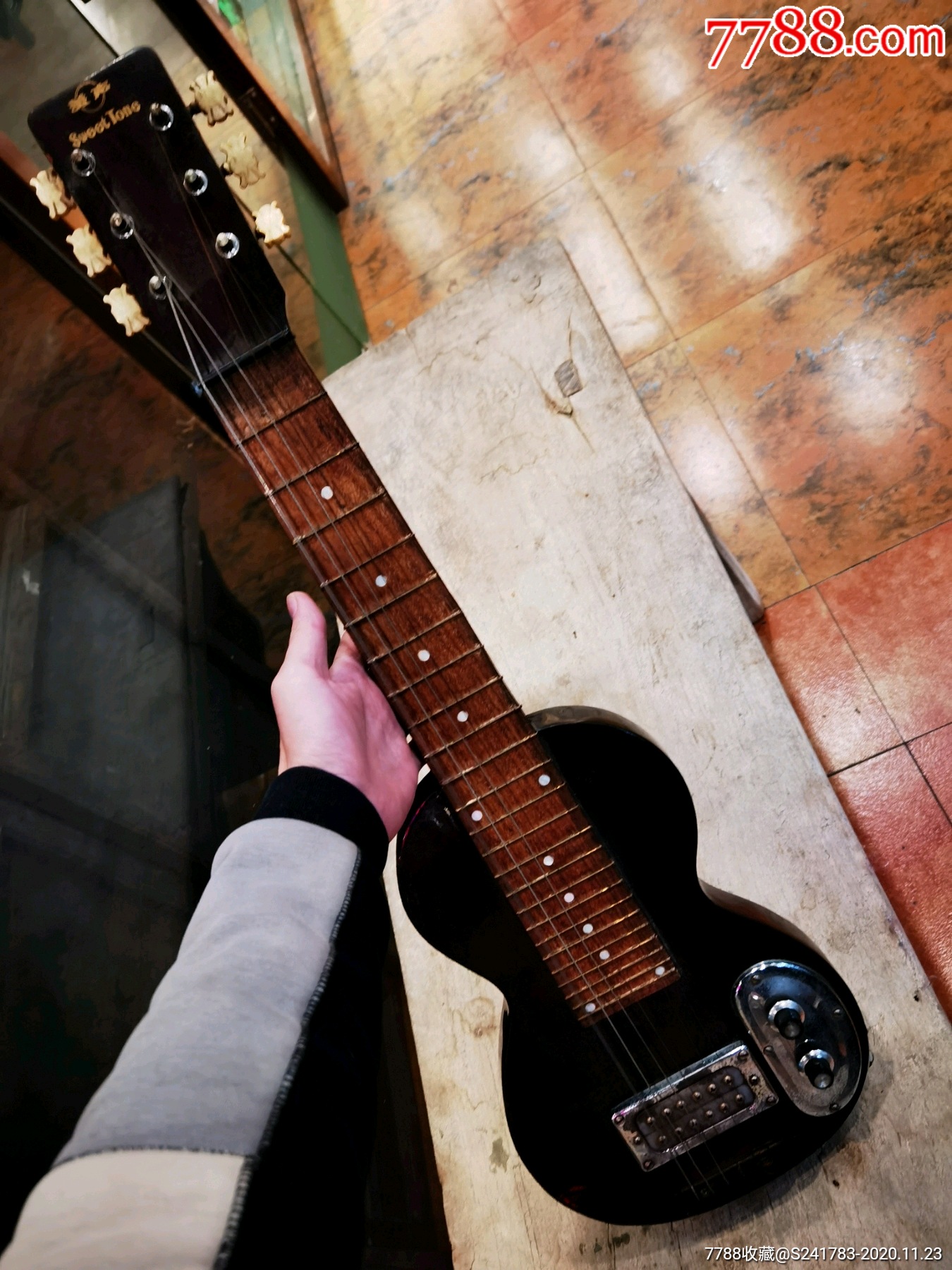 八十年代美声牌电吉他