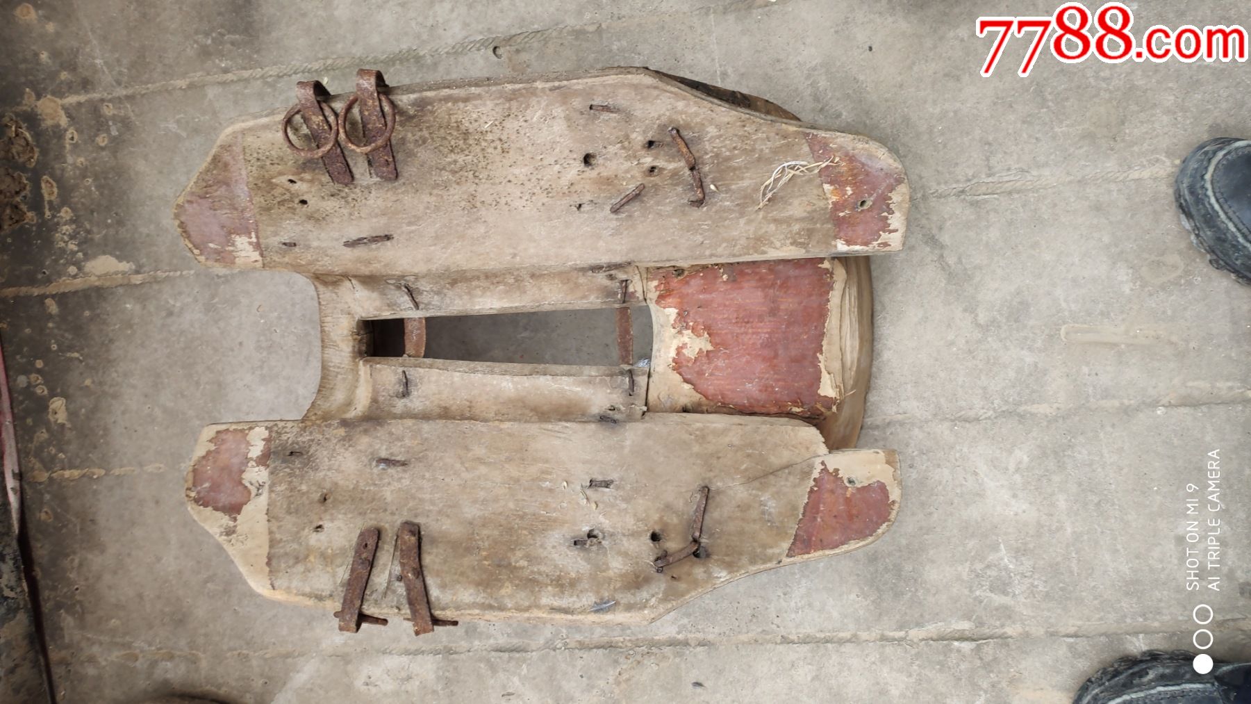 车马器具;老马鞍子一个55厘米*36厘米*35厘米木质不详