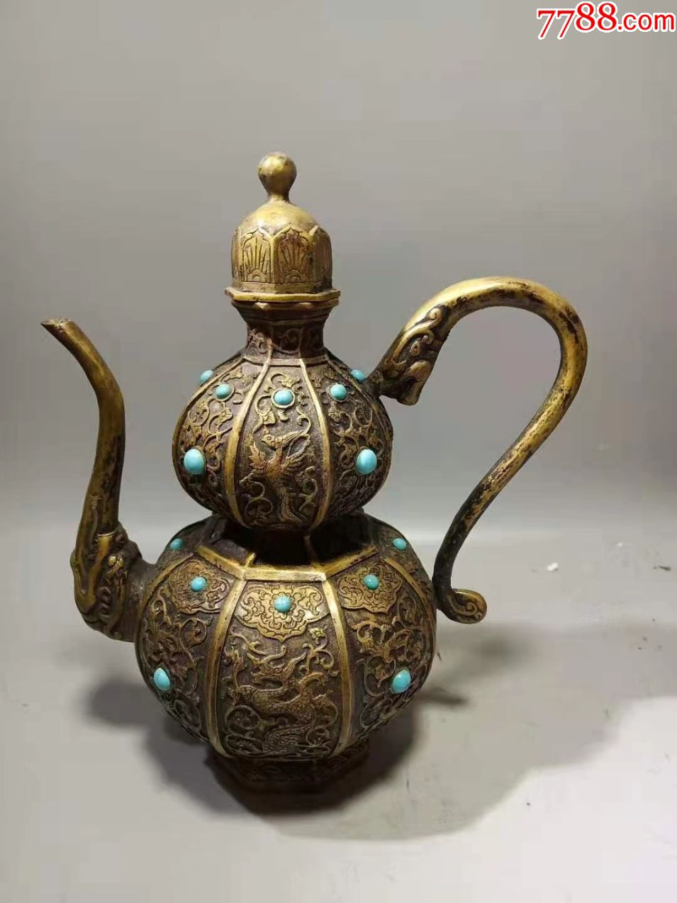 乾隆年制黄铜鎏金錾云龙葫芦式执壶