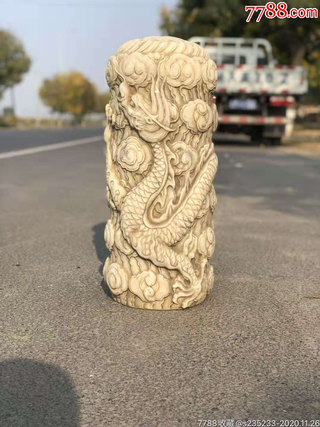 精品汉白玉龙柱
