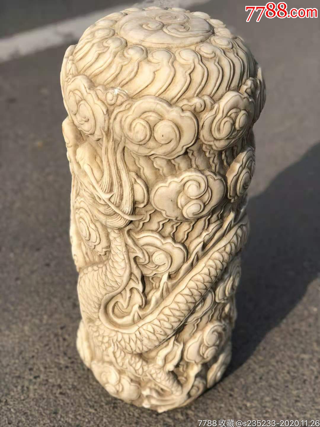 精品汉白玉龙柱
