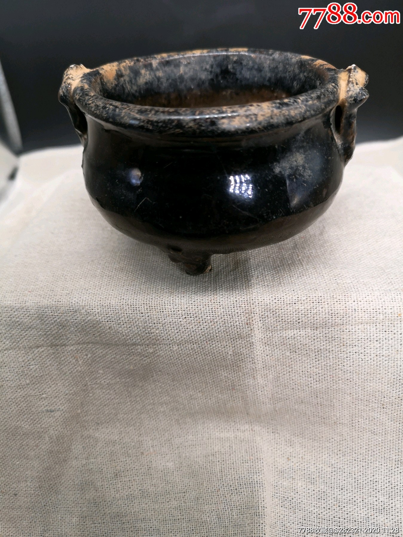 清三代乌金釉兽头三足香炉