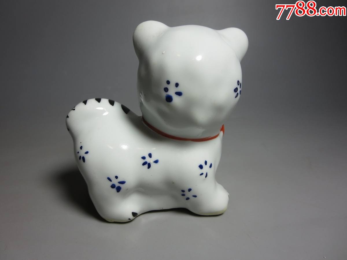 七八十代景德镇陶瓷-—雕塑瓷狗.摆件(一对)