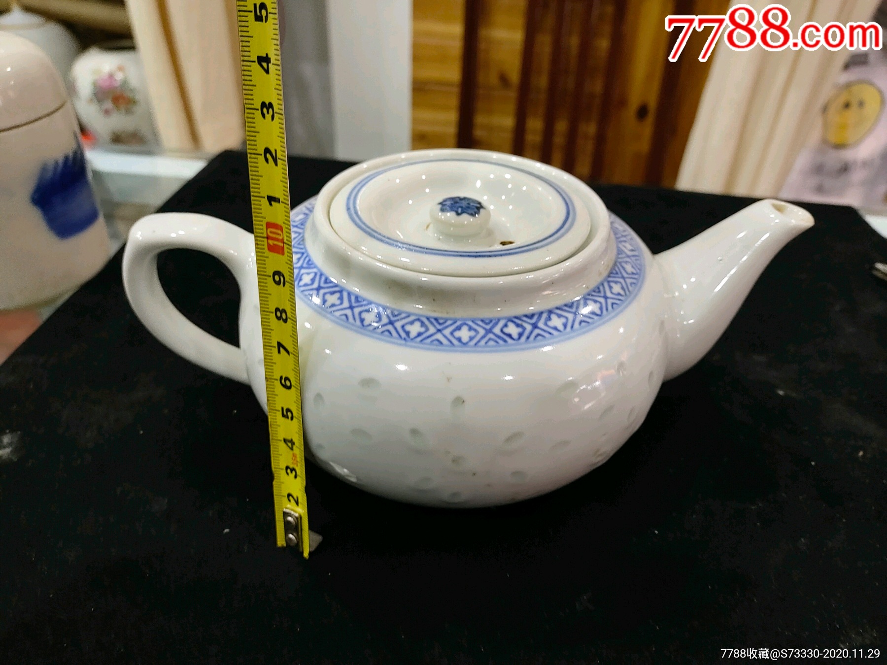 80年代,景德鎮廠貨,青花玲瓏茶壺一把,嘴微磕_青花瓷_第2張_7788瓷器