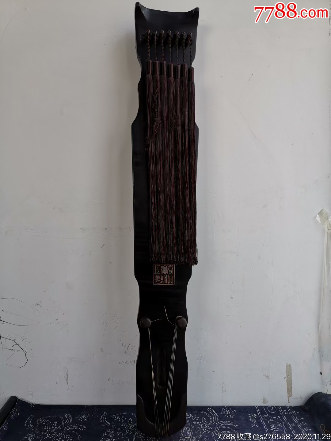 【中龢】霹雳式古琴此琴杉木材质,形制规整,线条雅致,表面髹黑漆,八宝