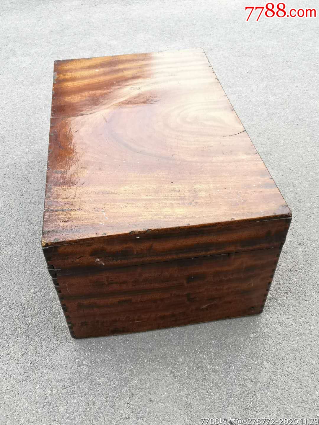 0次进行点评点评:0浏览量:备注:民国时期虎皮樟木书箱,木纹漂亮,可惜