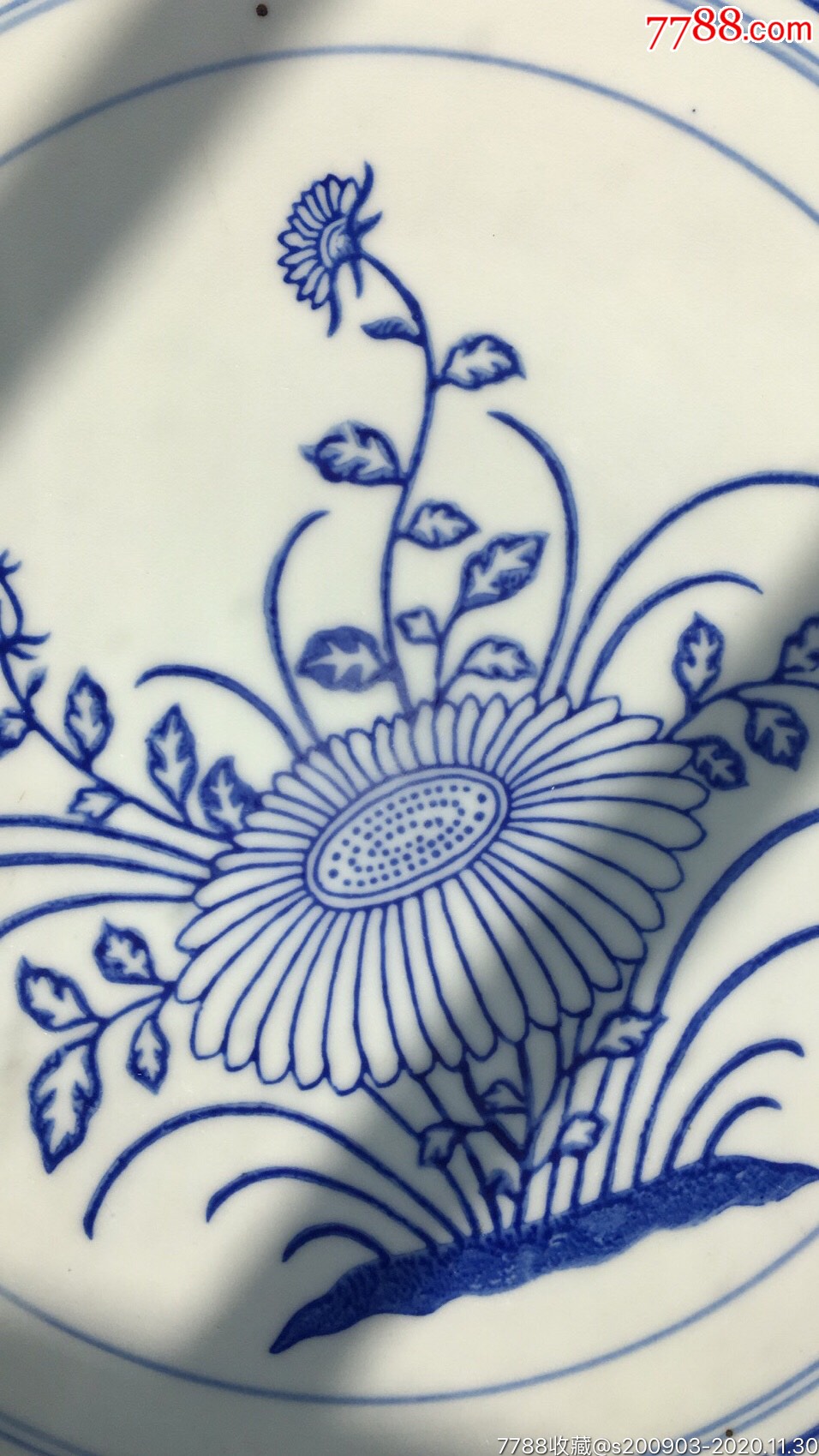 手绘青花玲珑盘