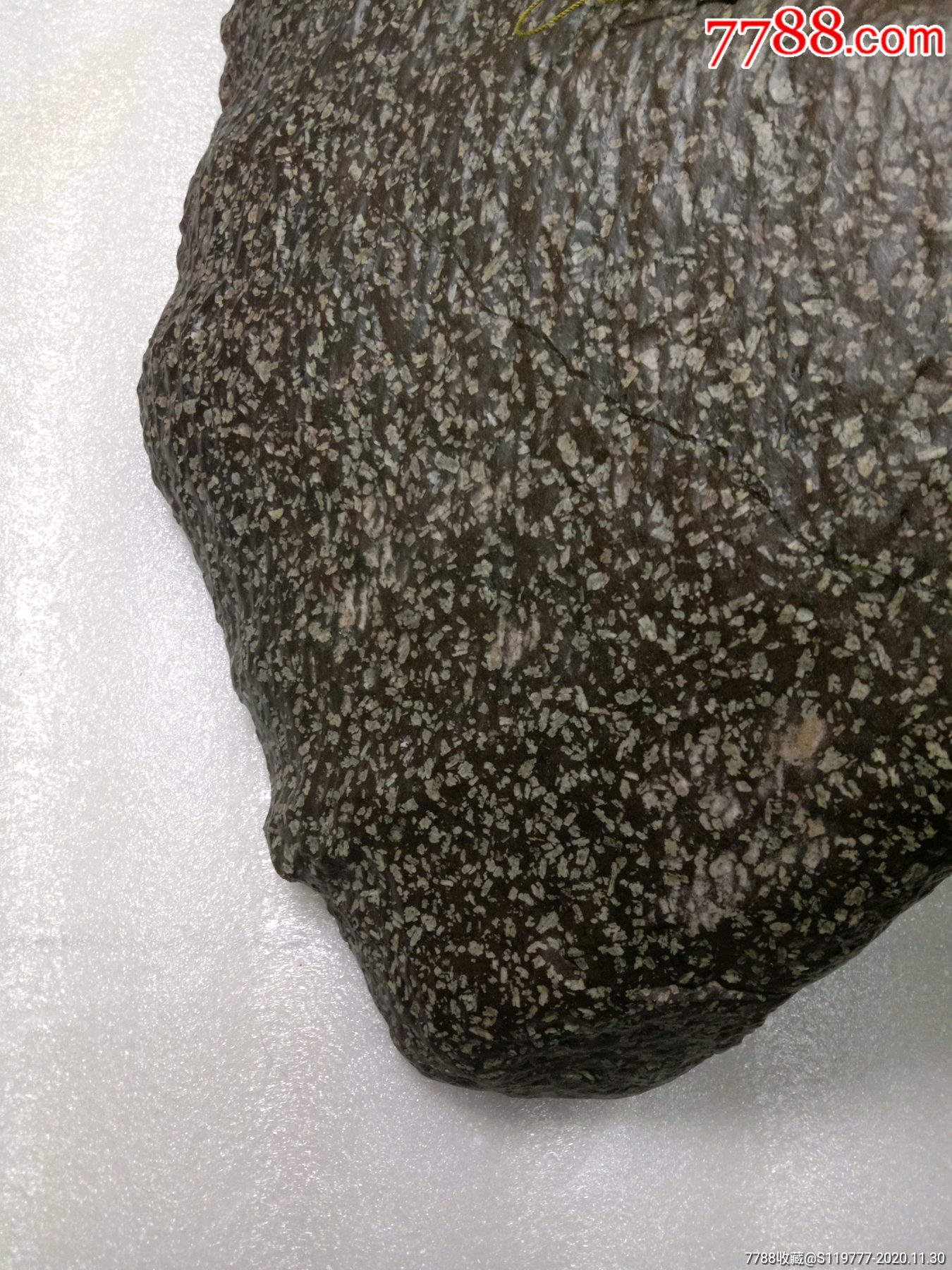橄辉无球粒陨石的磁性图片