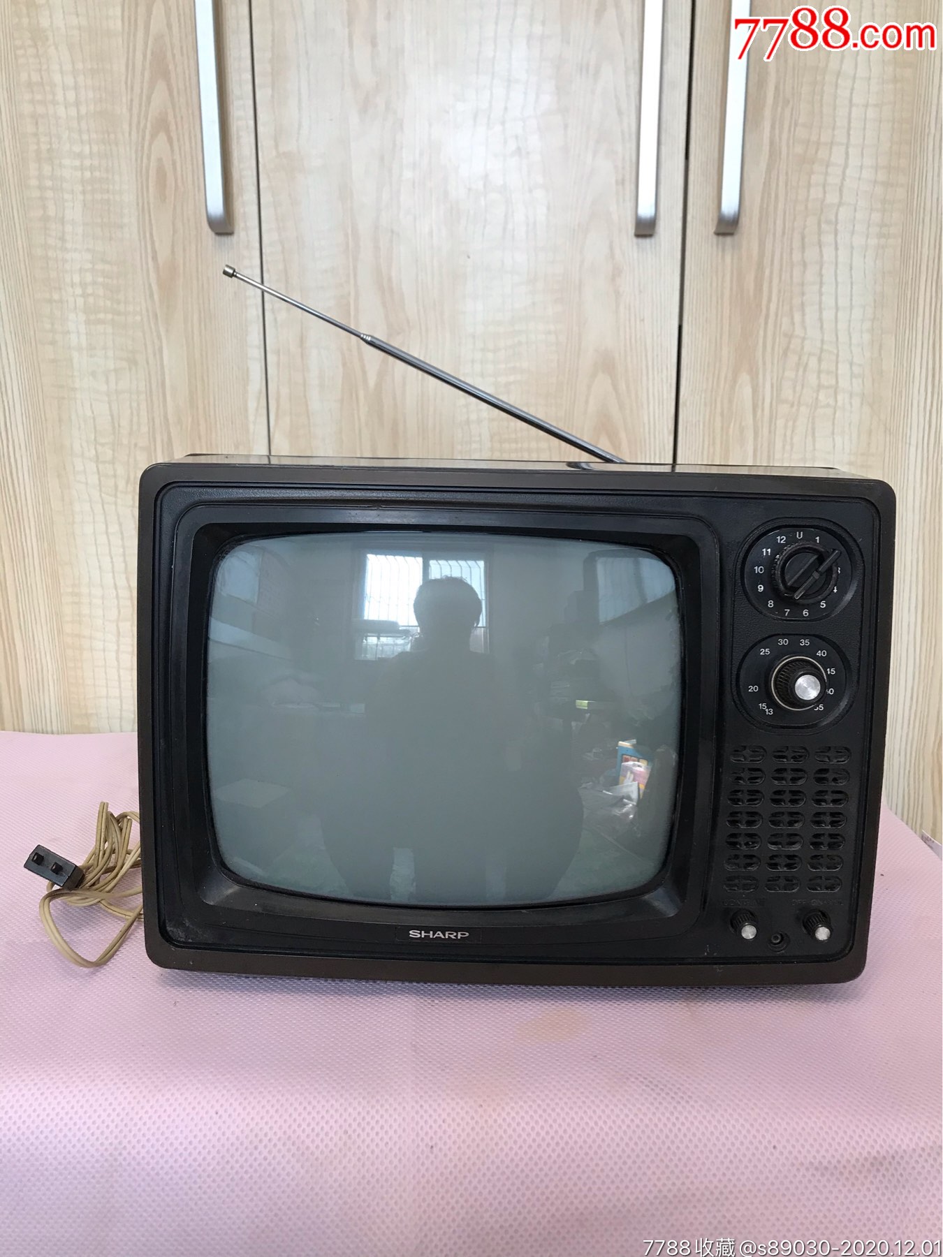 老日本夏普黑白电视机