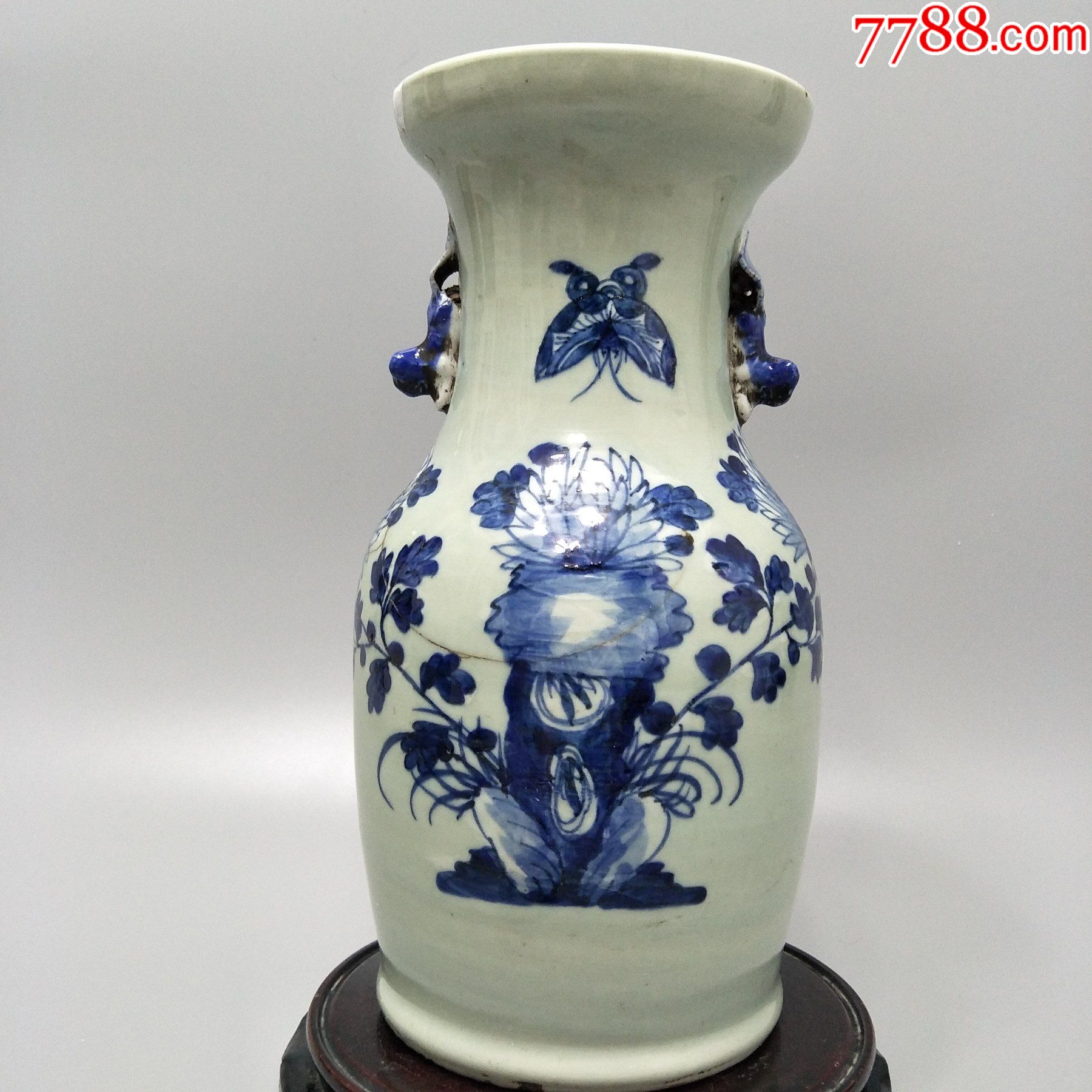 清代青花蝶恋花胆瓶一只.画工精美.标本价不议价33厘米高包老包快