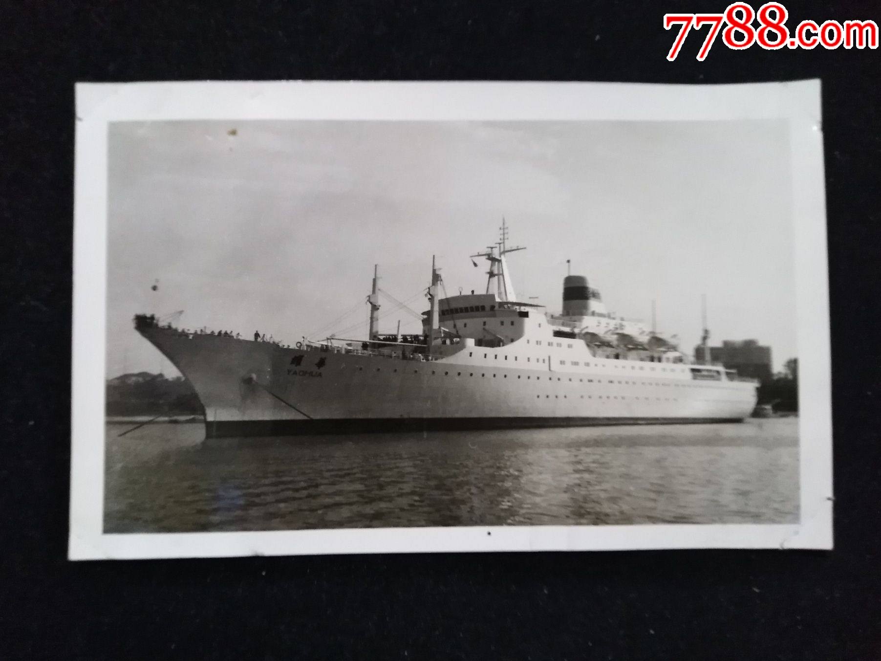 滚动鼠标滚轴,图片即可轻松放大,缩小更多"老照片