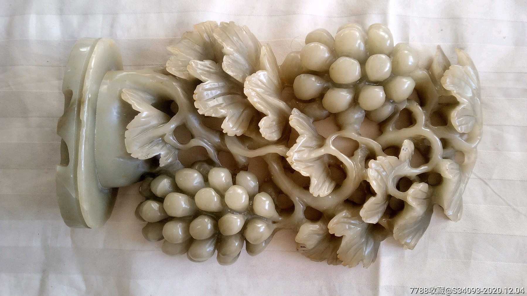 玉石雕葡萄摆件