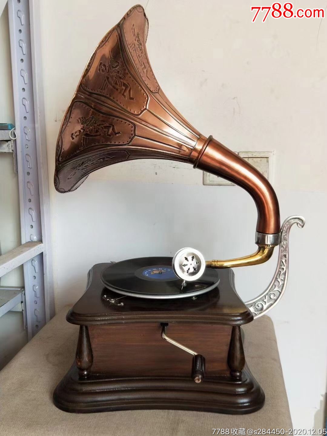 现代仿做胜利牌手摇留声机