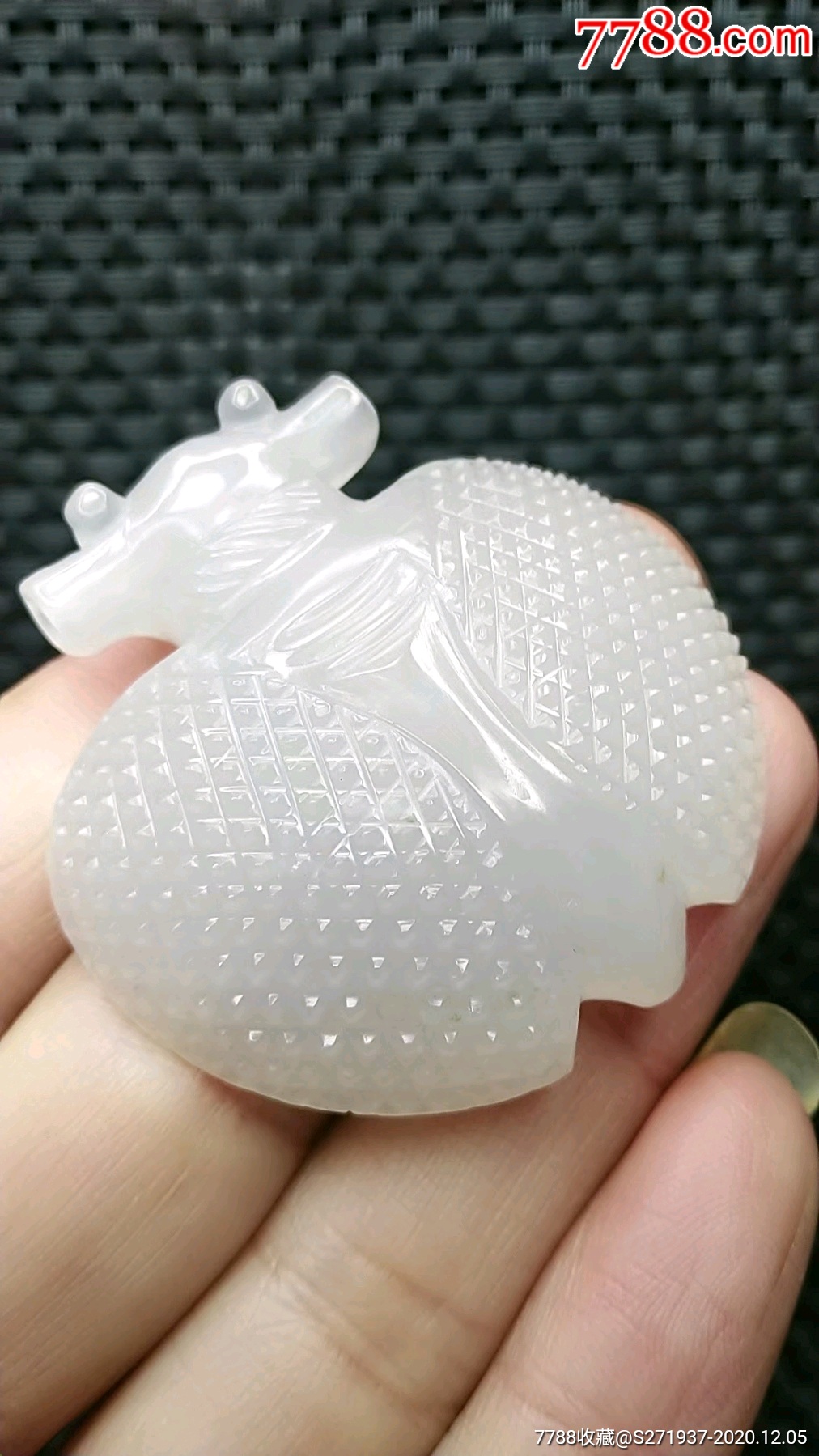 收藏级精品和田玉羊脂级籽料精工雕琢儒家乳钉纹之一鸣惊人福寿绵长