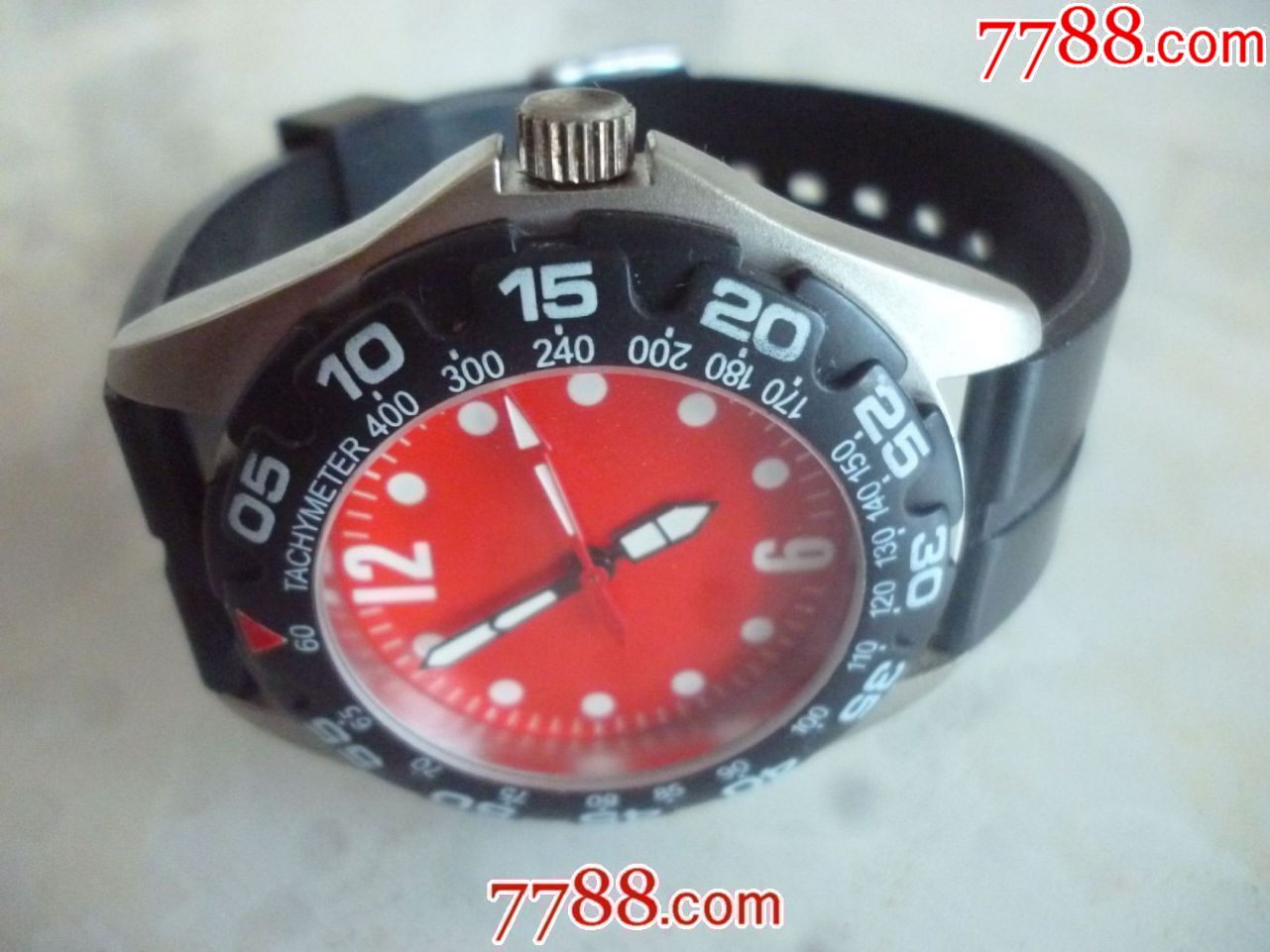 非常漂亮的酒红盘夜光【marlboro】-【万宝路】男士腕表一块!