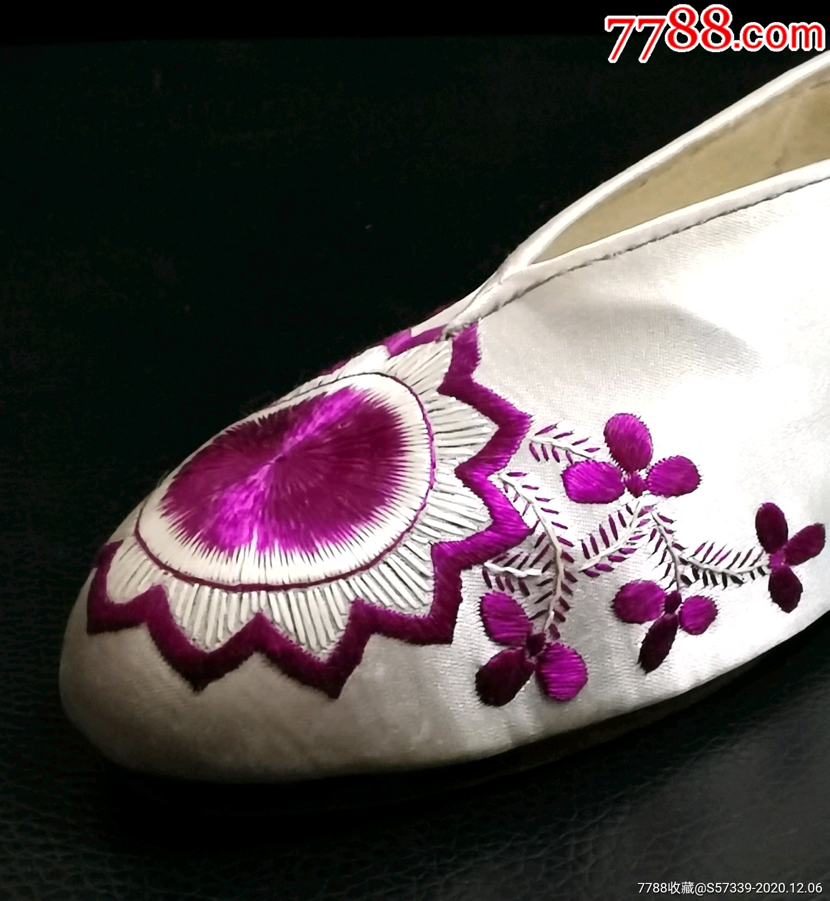 中国传统服饰:《民国皮底绣花鞋》包老保真