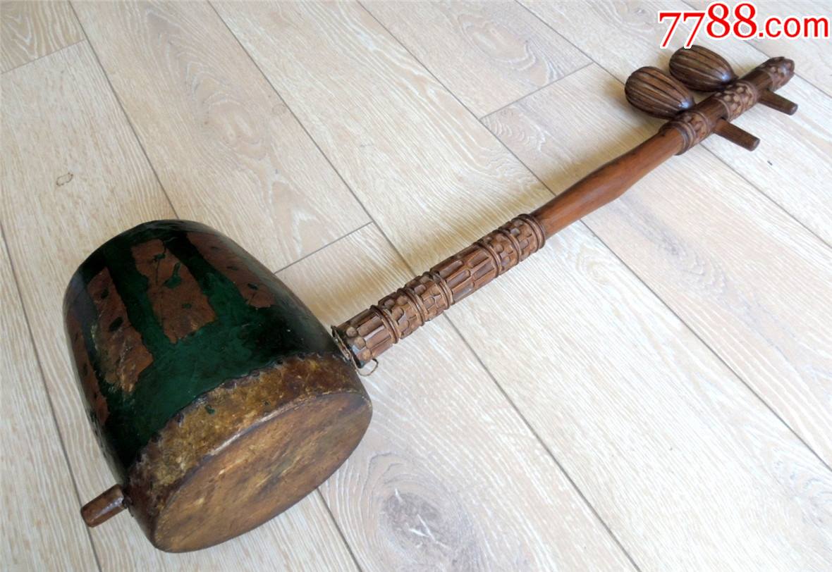 老乐器收藏2012-民国边疆民族地区手工錾纹好料皮面老二弦胡琴63.5cm