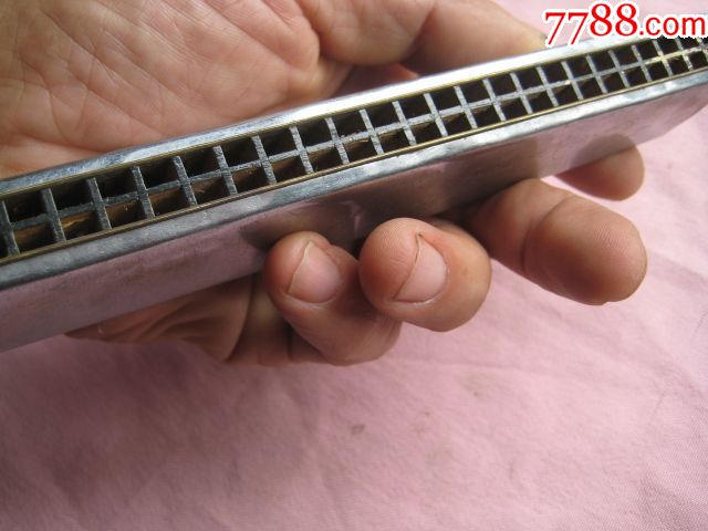 一把文革东北乐器厂出品的东方红老口琴-口琴-7788放映机