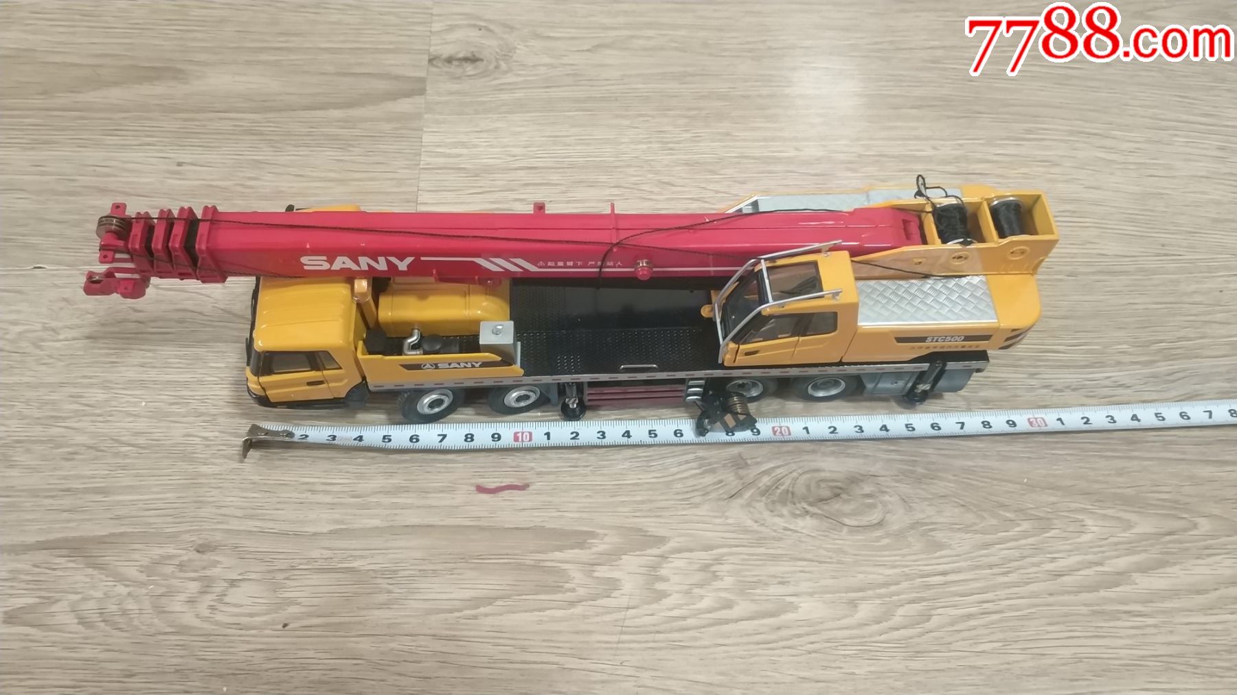 大吊车模型一个