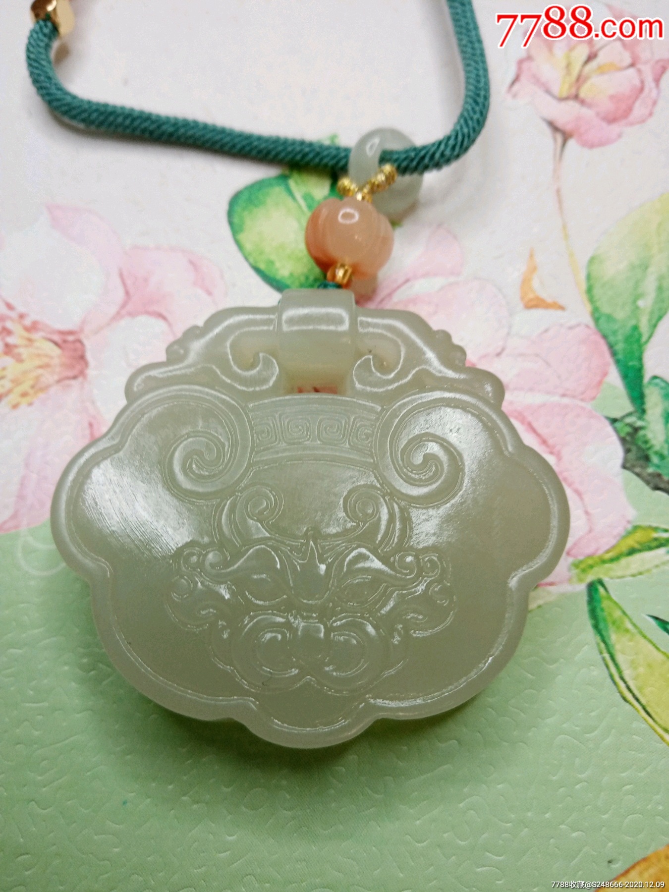 天然和田玉青白玉牛头如意锁