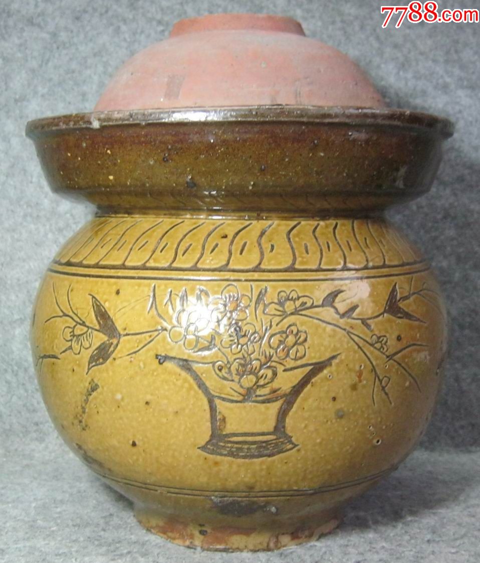 70年代梅花纹泡菜坛