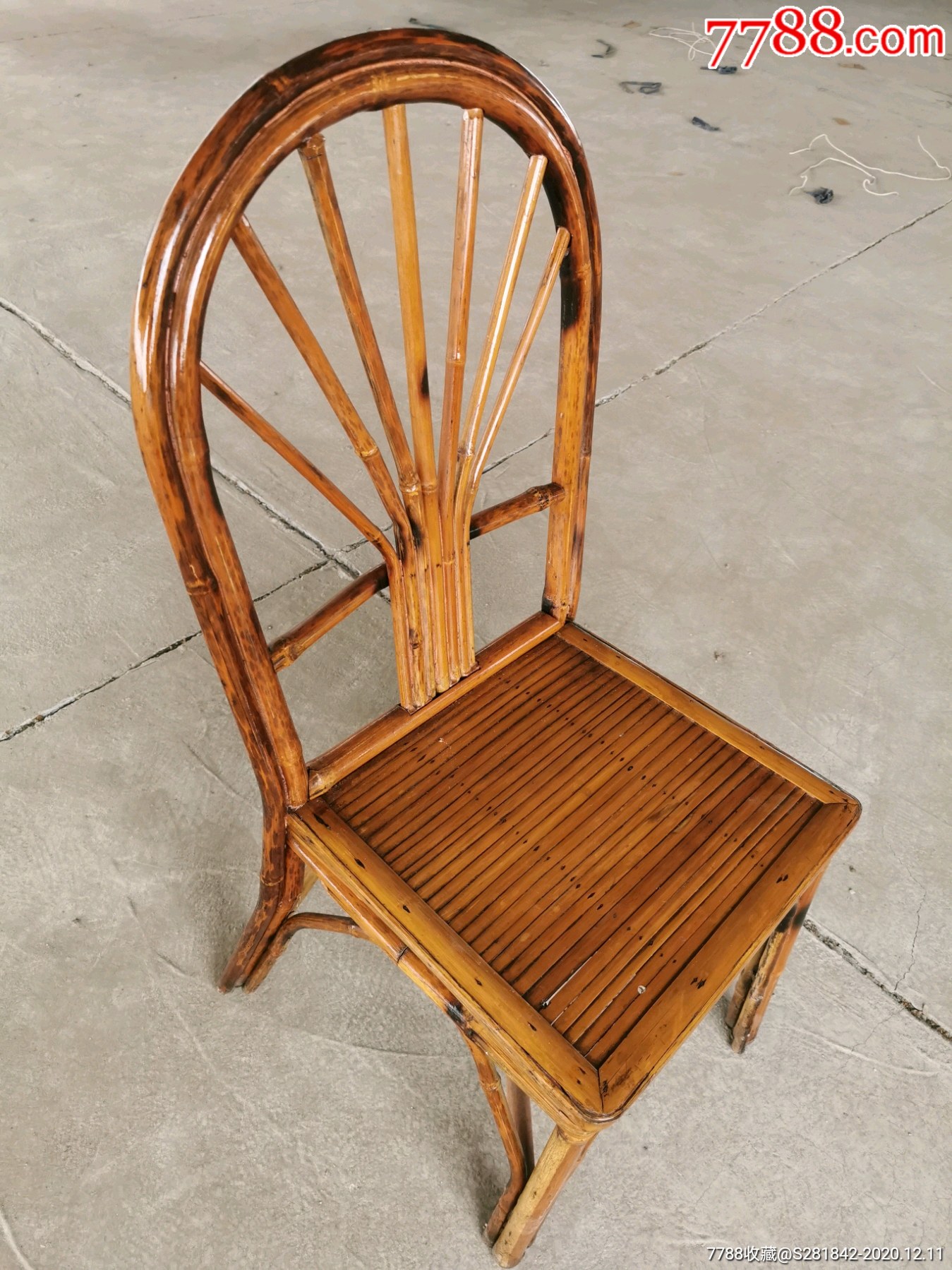 竹编椅一把