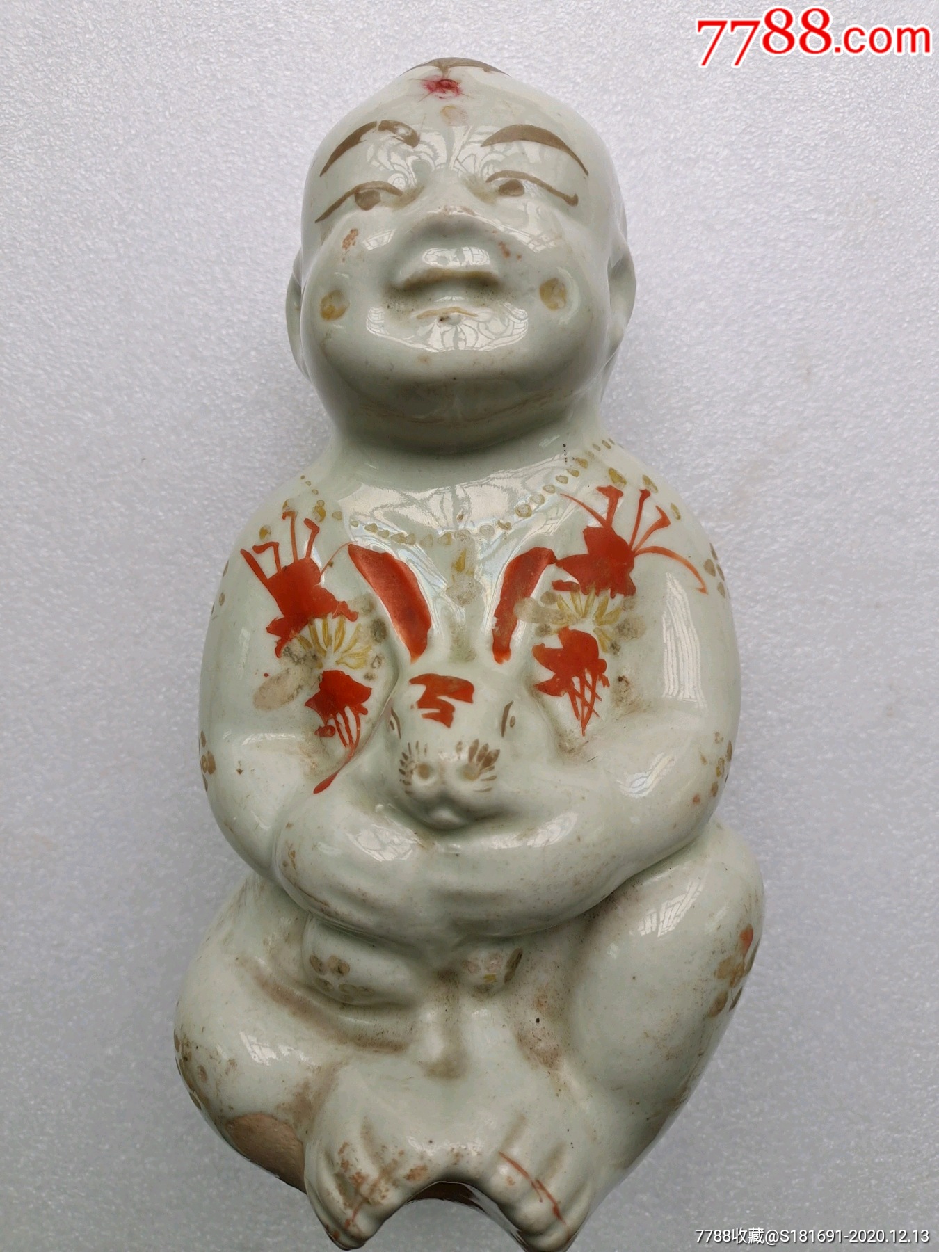 民国时期人物怀抱小白兔瓷娃娃老摆件