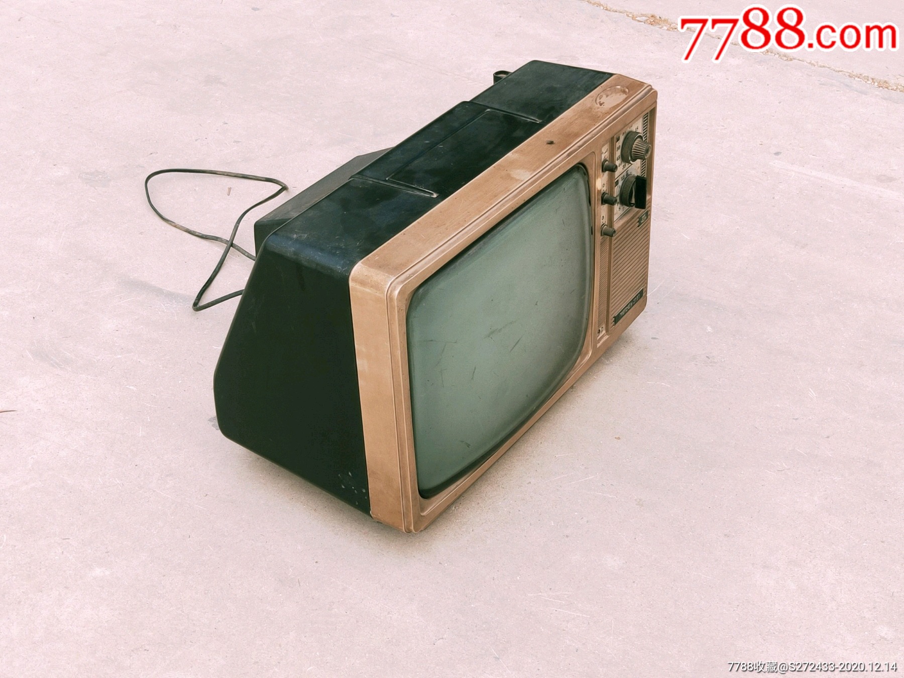 美乐牌全频道国营第七六o厂黑白电视机正常收看只是没有天线没信号包