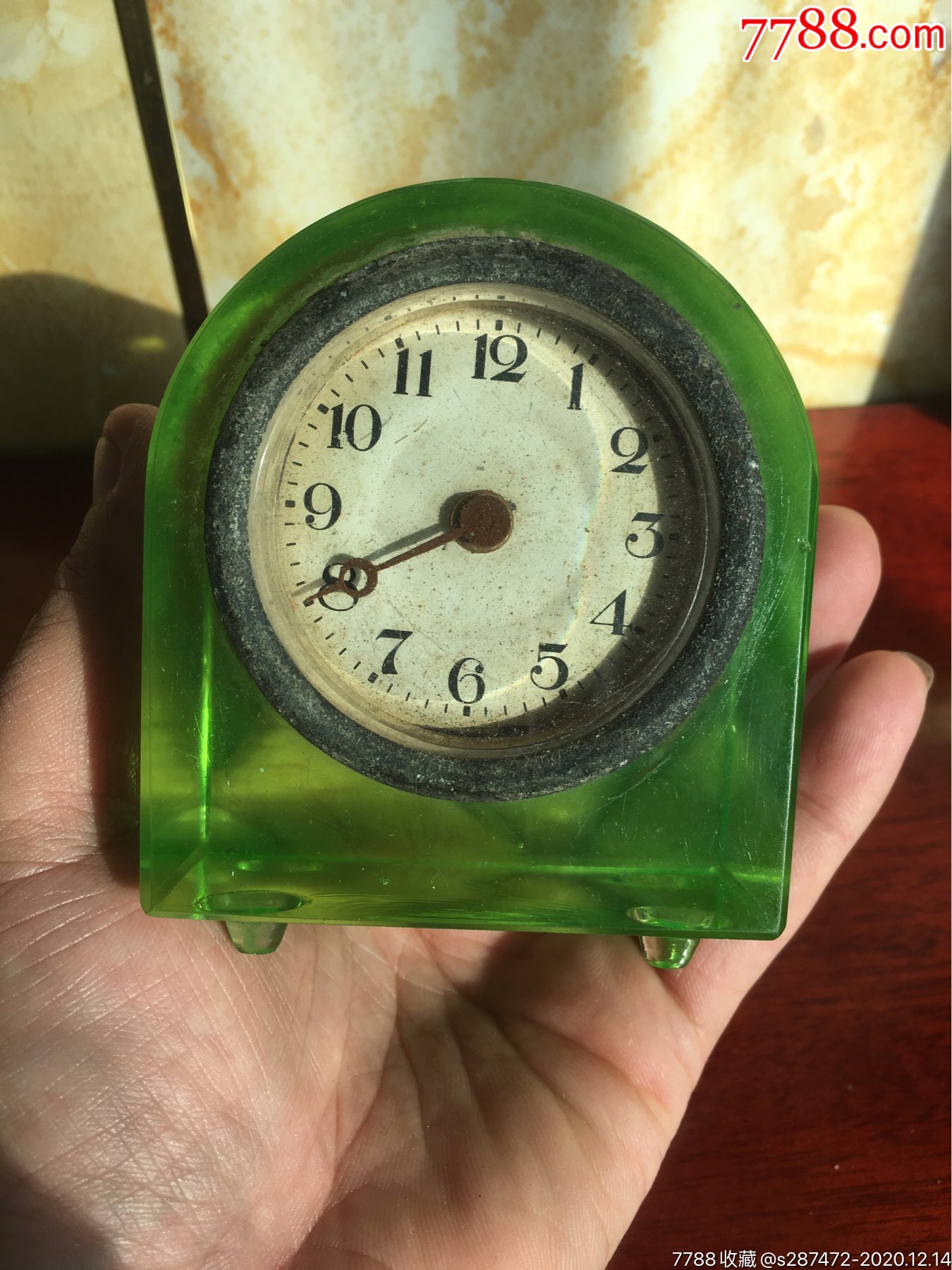 民国琉璃闹钟