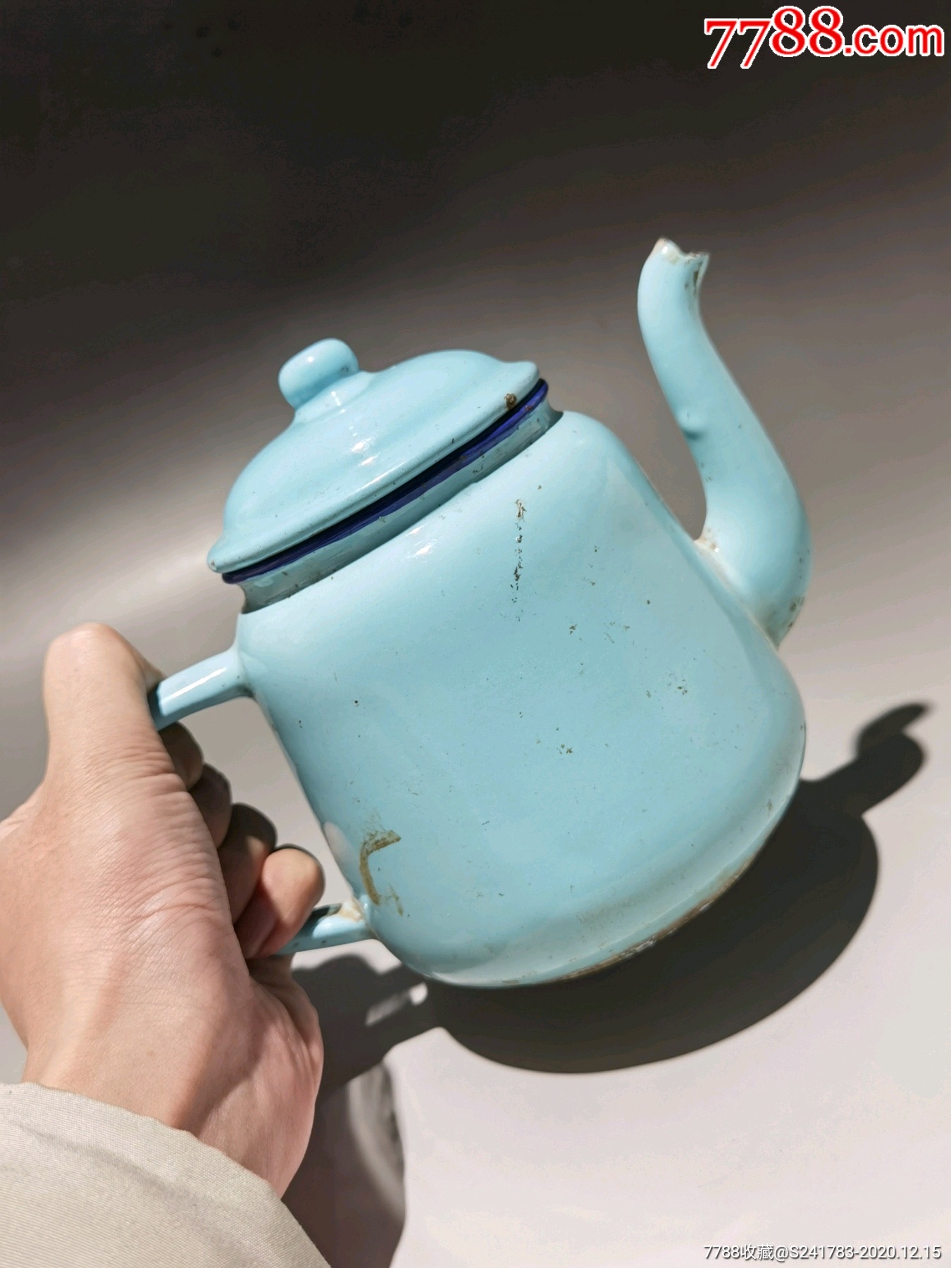 七八十年代天青色搪瓷壶一把