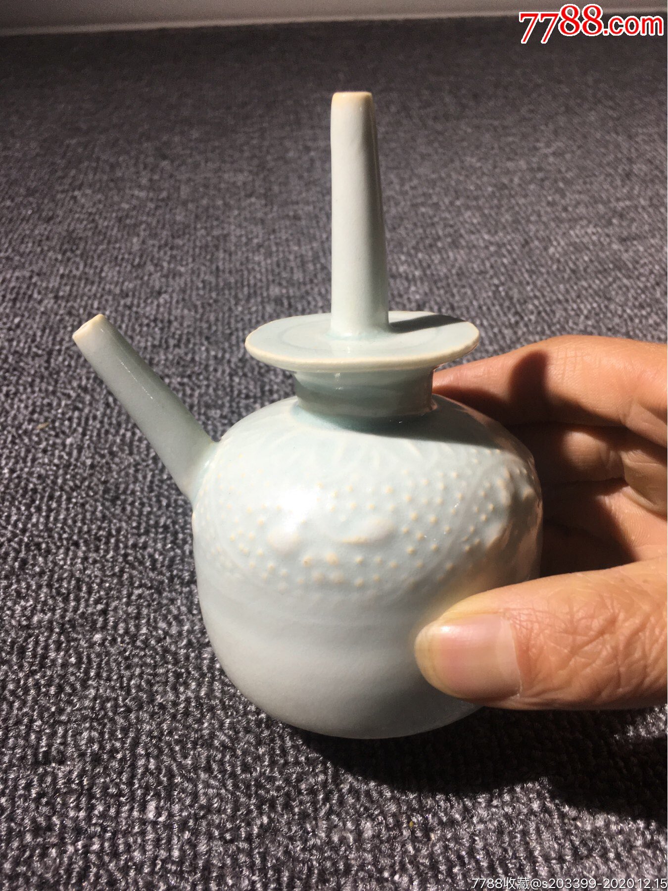 景德镇窑净水瓶