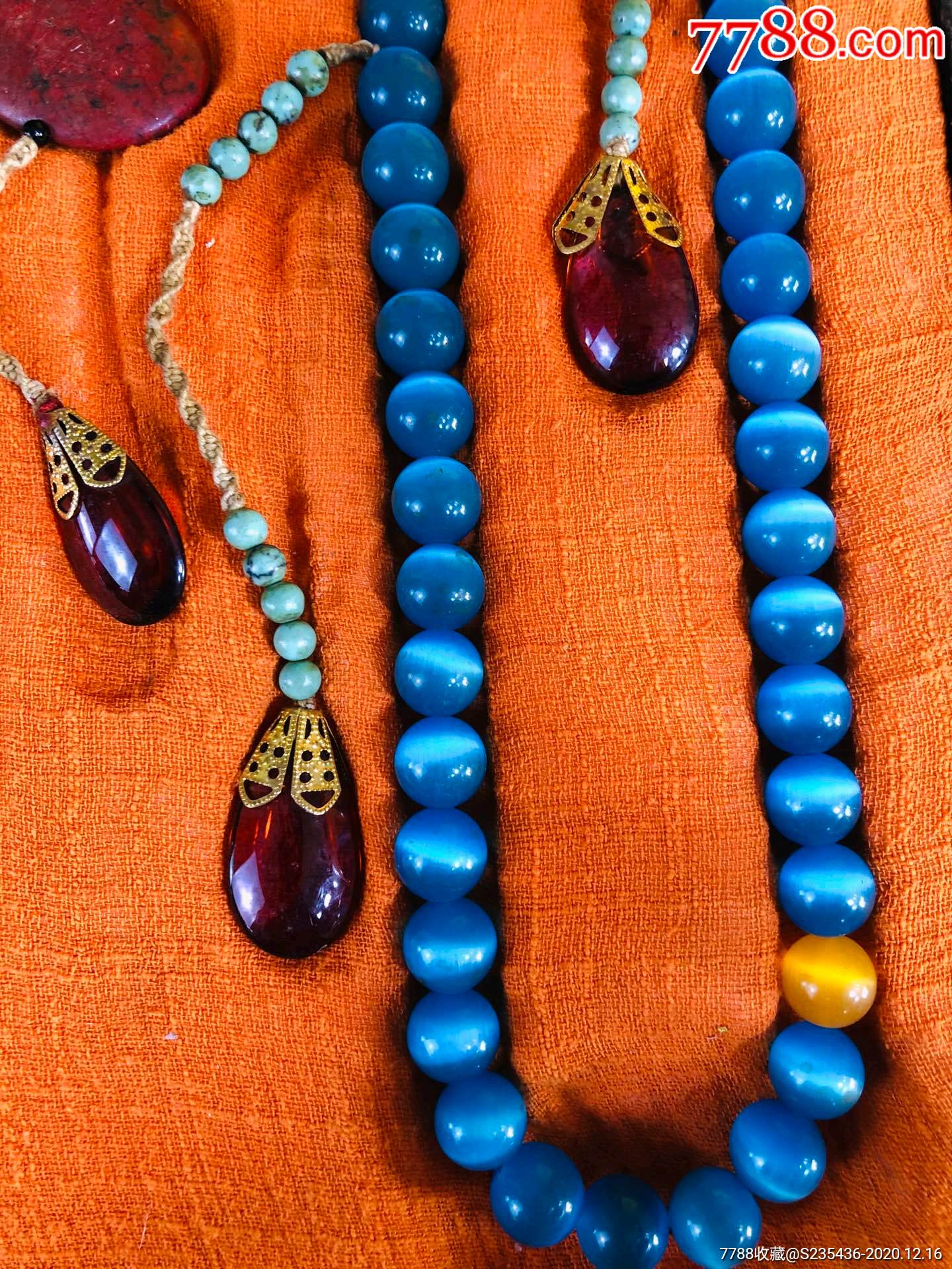 清代朝珠,蓝猫眼石,大漆盒绘画,搭配水晶吊坠,品相如图,保存完好