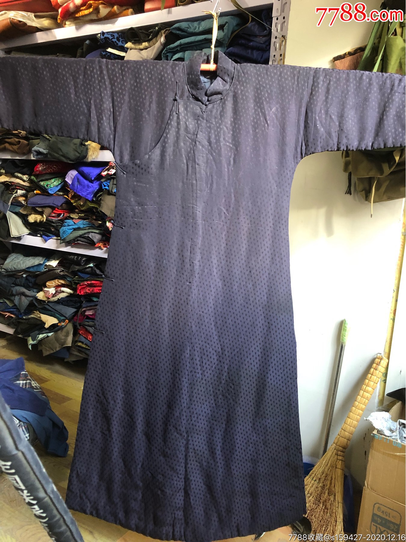 民国男式丝绸夹长袍