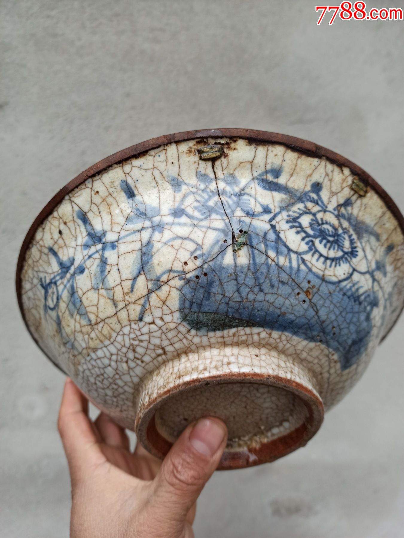 冲线的青花瓷器碗,品相如图所示,保老保真-青花瓷-7788瓷器