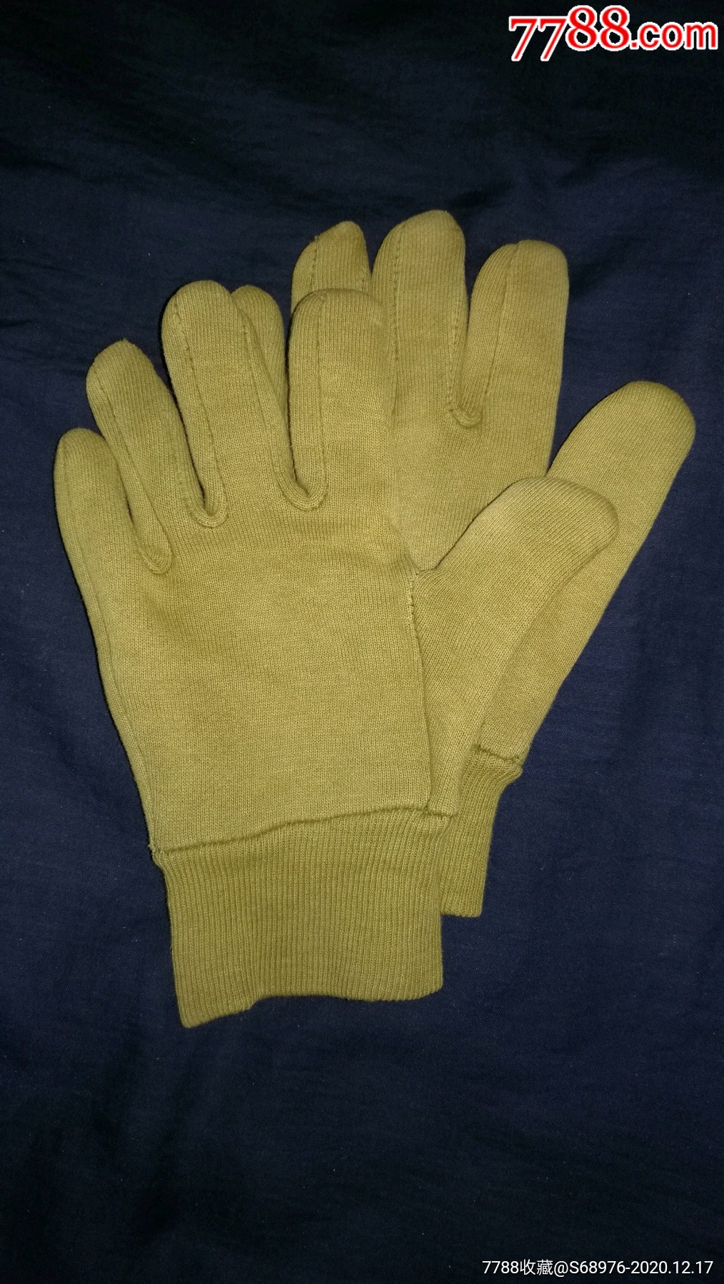 怀旧6070年代军绿色绒手套1付全新未用可用可藏保暖舒适可做影视道具