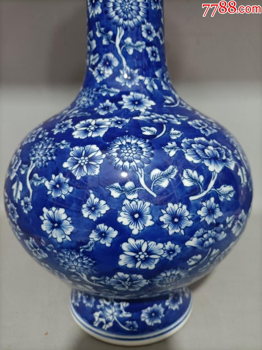 清代青花万花赏瓶