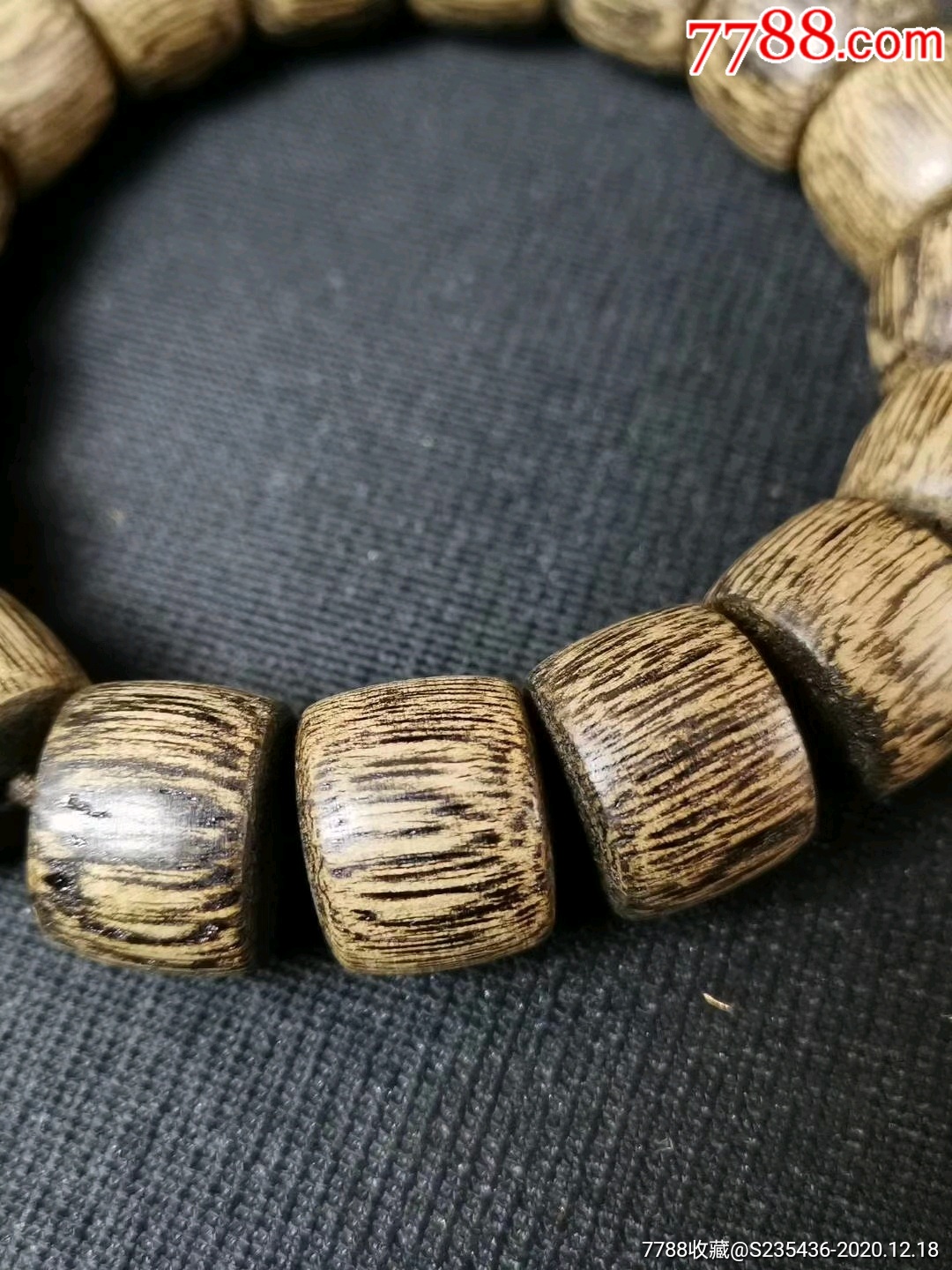 老沉香手串筒珠,纹理清晰,油性好
