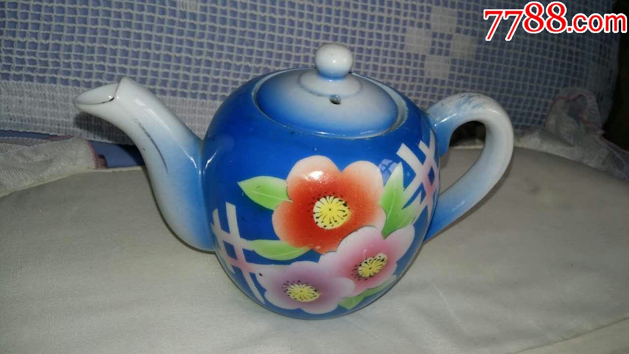 粉彩花卉纹小茶壶