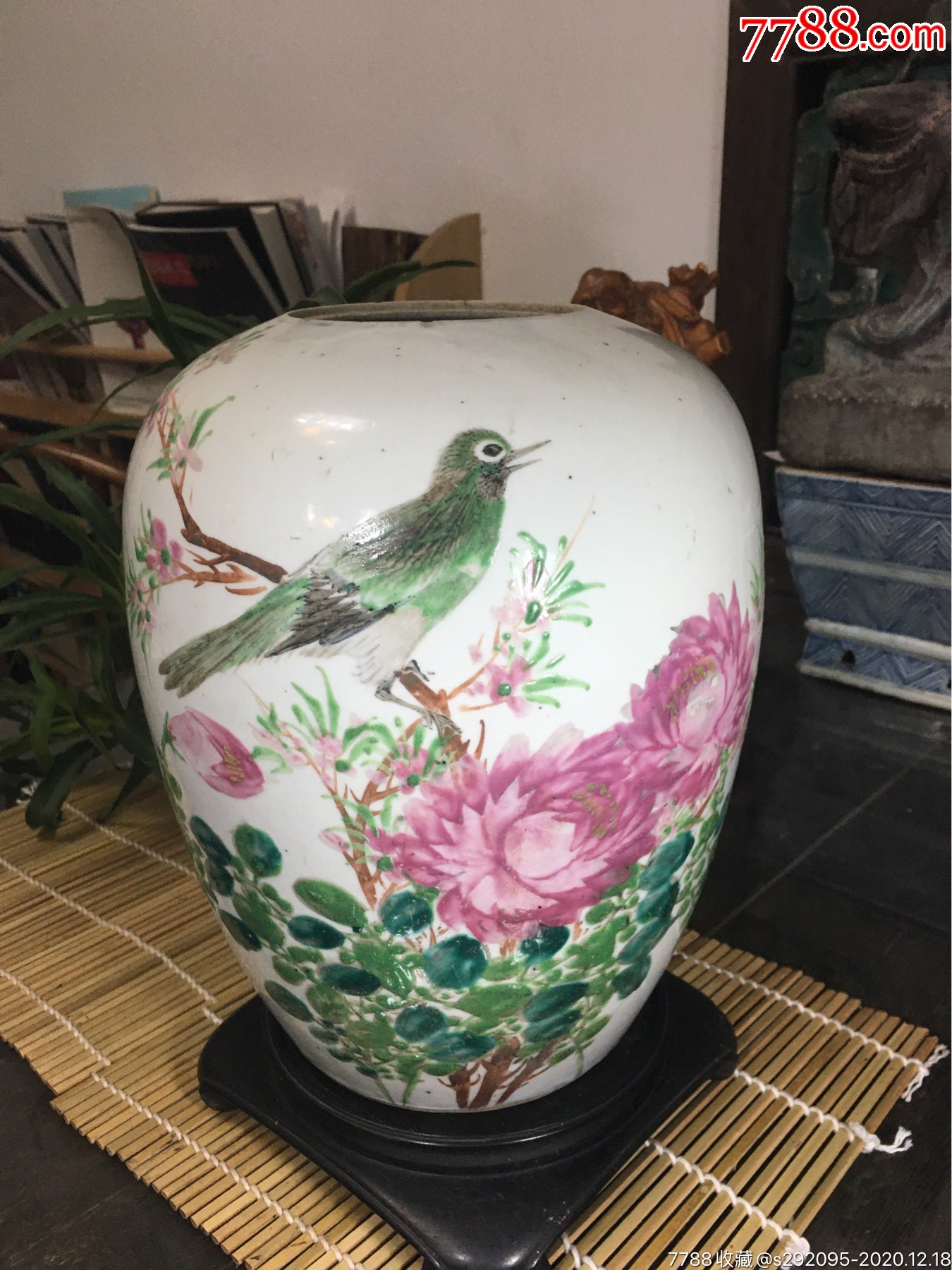 民国粉彩花鸟冬瓜罐