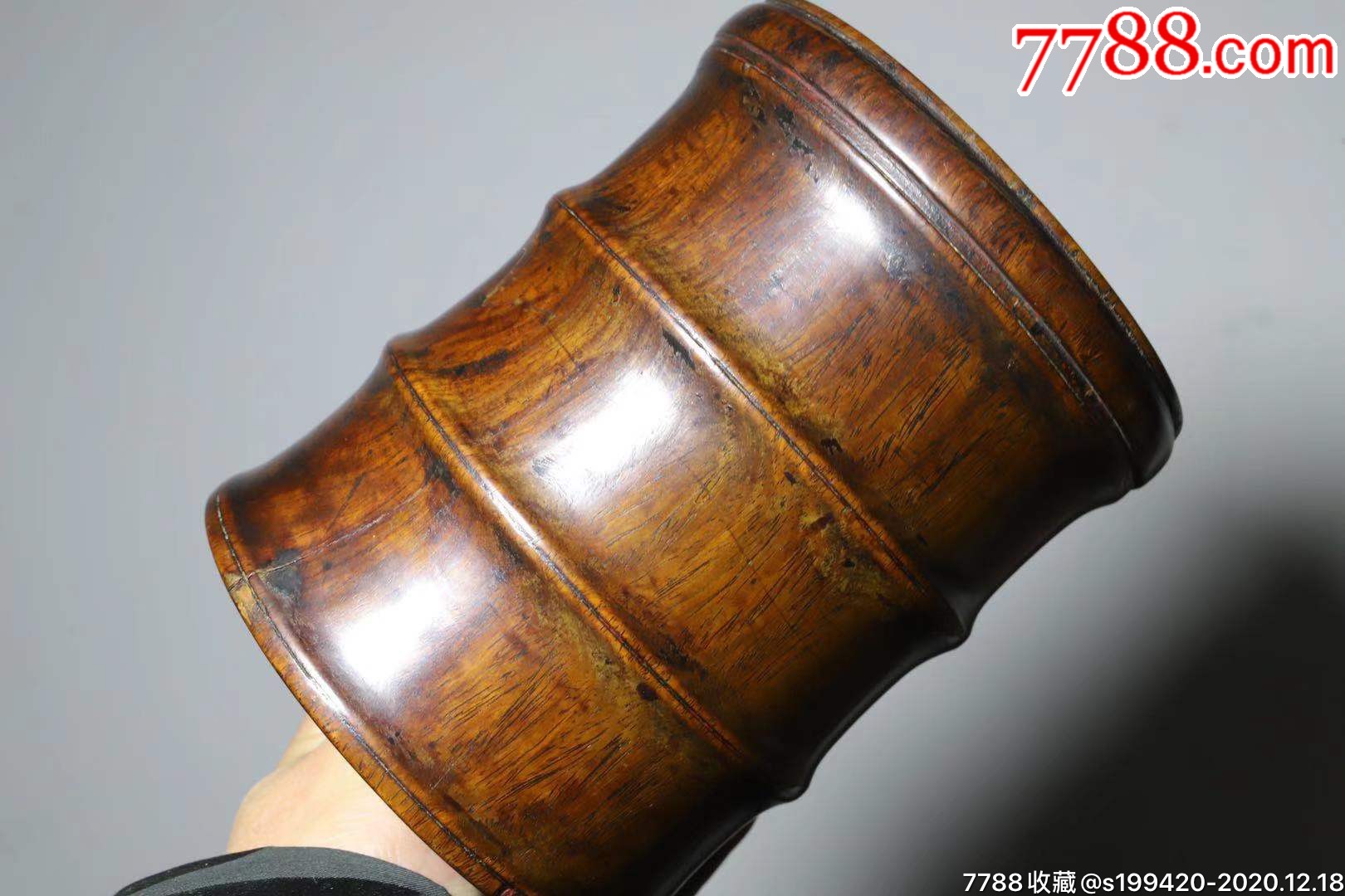 明代:海南黄花梨竹节工笔筒,花纹清晰漂亮,原底,有老裂,无伤大雅,12