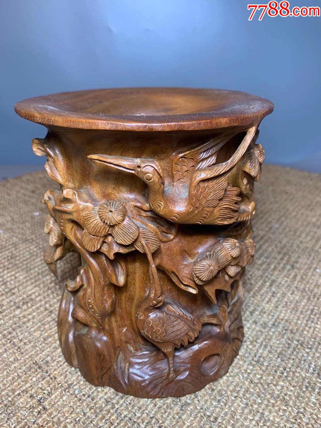 老绿檀木纯手工雕刻梅花仙鹤木笔筒,工艺精湛