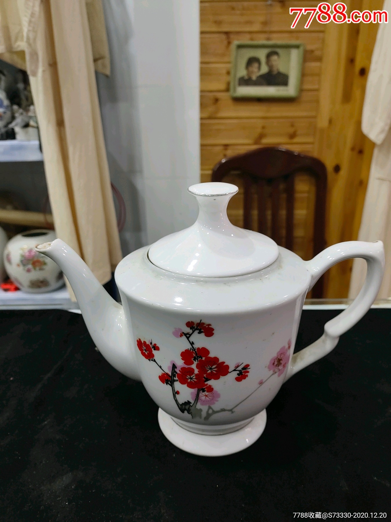 80年代梅花茶壶一把,盖后配