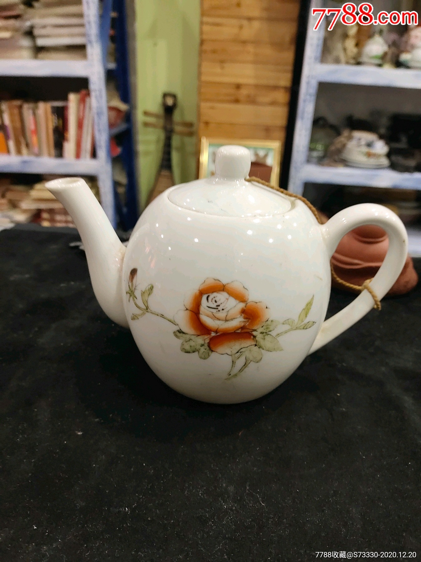 567瓷,文革手绘花卉茶壶一把