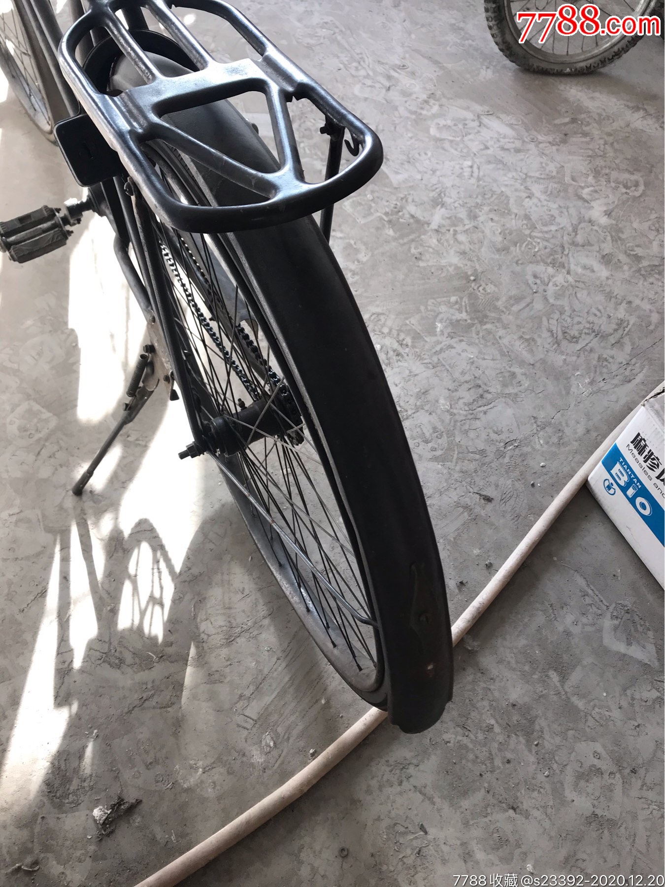 老二八弯梁自行车