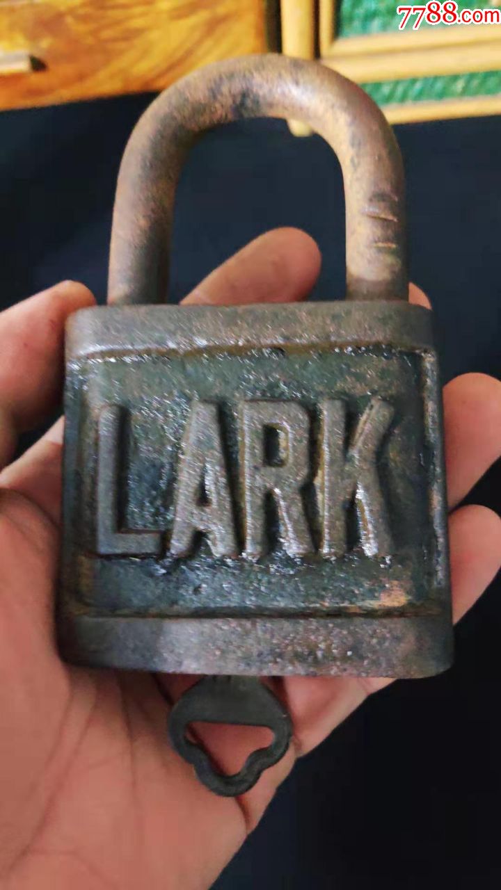 上世纪6070年代百灵牌2斤大铁锁老锁老物件当年后配钥匙配件