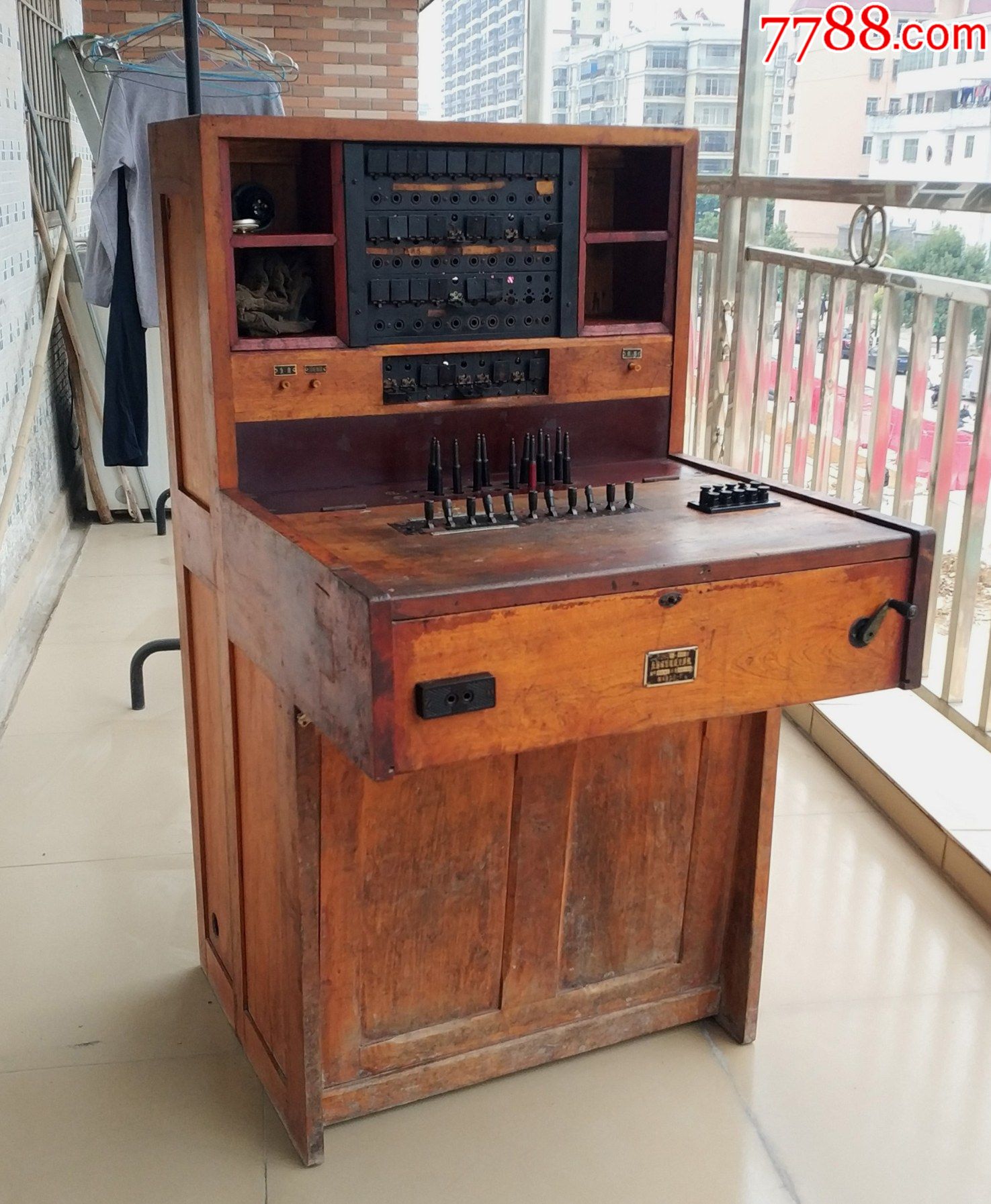 老通讯设备,老交换机,柜式30门磁石电话交换机