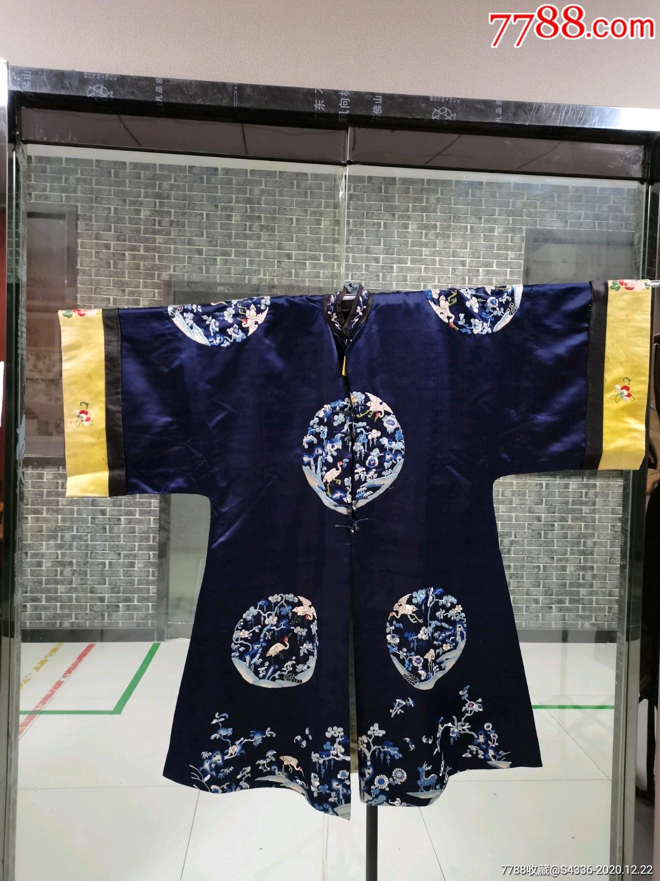 清代宫廷苏绣氅衣大袍-其他服饰-7788旧书网