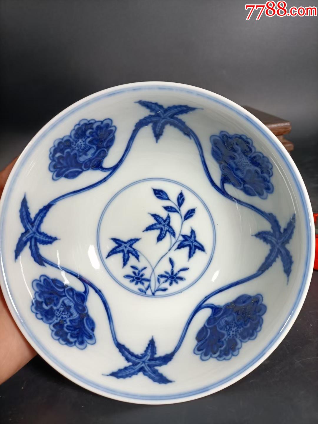 清代青花秋葵纹大碗