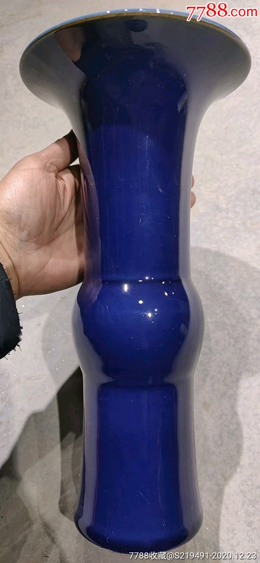 清代霁蓝釉花觚