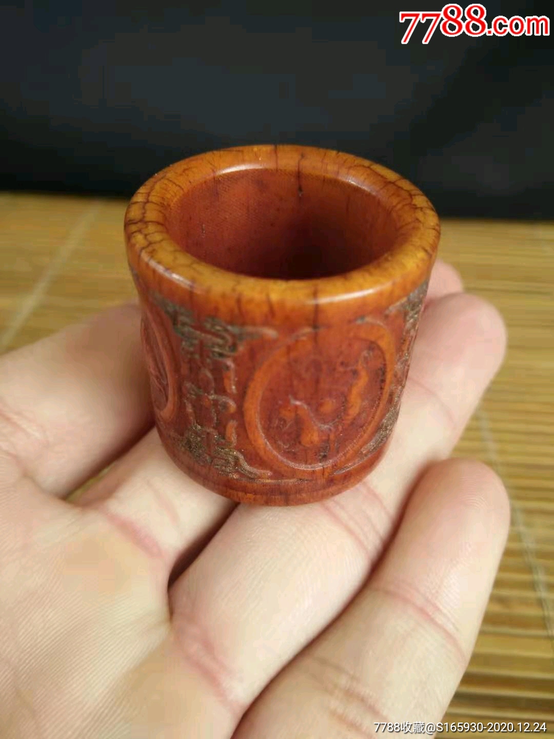 清代骨扳指品相如图尺寸直径3cm高3cm重214克全品